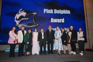 Ms Winnie Chiu, Mr Liu Yichuan, Ms Hsu Huei Ching, Ms Margaret Chiu, Tan Sri Dato’ David Chiu, Mr Liu Yanshen, Ms Nancy Guan, Ms Connie Tsao, Mrs Peter Luk, Ms Reggie Hung (Photo Credit: Pink Dolphin Fund)