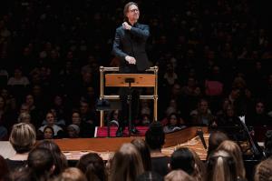 Eric Whitacre Conducts at Carnegie Hall with DCINY, featuring Kelly Yu-Chieh Lin, Piano. Photo credit: Dan Wright