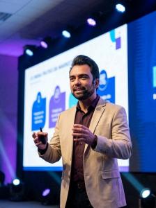 Visual representation of artificial intelligence, data networks, and digital transformation in business leadership