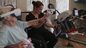 Ignite Medical Resort, Norman, Patient trying out virtual reality, smart therapy