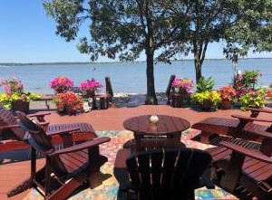 Adirondack Chairs Made in Canada now available in Europe.