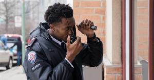 247 Gard security monitoring center operators tracking live surveillance feeds and coordinating real-time incident response across multiple sites in Canada