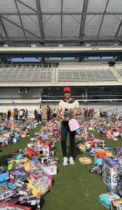 Ray Diaz giving back to families for Christmas Toy Drive as a volunteer
