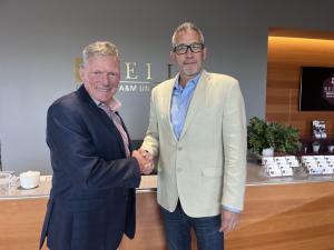 Brad Hall, Director of Operations at Texas A&M – RELLIS, shakes hands with USI Director of Academic Partnerships, Nick Langolf.