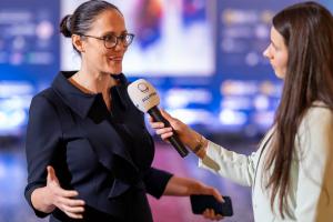 Delina Ibrahimaj, Minister of Economy and Innovation of the Republic of Albania (left), at the Quantum Balkan Initiative gala evening.
