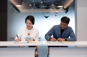 Taiwan Mobile Chief Enterprise Business Officer-Shing Chu(left) and Liminal Custody Founder-Mahin Gupta(right)