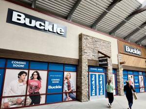 Buckle Store Outlets at The Dells Shopping center Wisconsin Dells