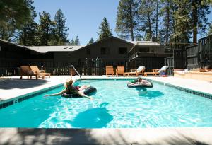 Coachman Hotel Outdoor Pool