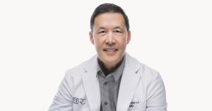 Founder and Chief Medical Office of RegenCen Dr. Gustav Lo, MD