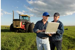 Grâce au plan stratégique de Pocfarmer, ces agriculteurs utilisent des technologies avancées pour améliorer leur productivité et transformer leur manière de travailler.