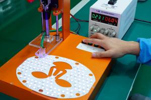 LED light therapy devices