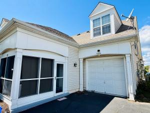 Solid 3 BR/2.5 BA end-unit brick villa in the 55+ active adult community of Heritage Highlands