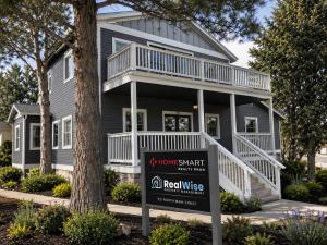 HomeSmart Realty Pros Ashland Oregon office