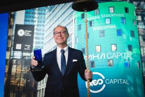 Alessandro Ciacchini Tocando la campana en Nasdaq Estocolmo