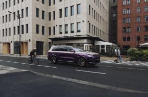 The All-New Li L9 Livis edition in Purple on the open road
