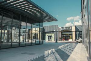 California Security Glass - voted the best burglary-resistant glass providers for storefronts in Los Angeles