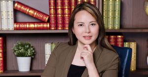 Professional headshot of Executive Coach Arila Chong, Founder of LC Academy, presenting as a talent development expert
