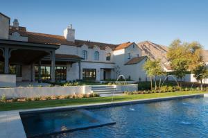 Custom Luxury Pool Builder Liquid Evolution Pools in Scottsdale AZ