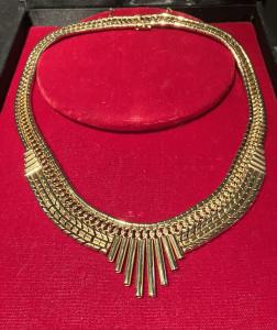 Late 1930s/early ‘40s Argentinian 18K gold necklace in the Art Retro style, comprised of hand-drawn tubing from a gold sheet, 16 inches long, weighing 1.95 troy ounces. Estimate: $12,000-$18,000