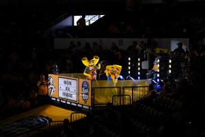Mac N Cheeze perform at a Nashville Predators game. For more information on Mac N Cheeze you can visit their website: www.MacNCheeze.com
