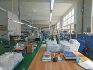 Xinsen production workshop for custom label printing.
