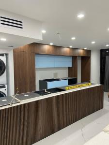 Open-concept kitchen remodel in Miami Beach with modern finishes