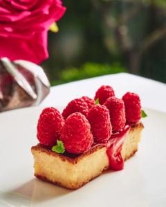 Lemon Tart at The Grill Room