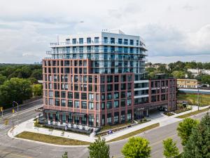 Exterior view of Don Mills Retirement Residence in North York, Ontario, a Verve Senior Living community where residents benefit from Amba’s passive health monitoring technology and proactive senior care solutions.