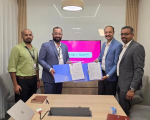 Pixelology Labs and RecruitmentBricks Team sharing the agreement
