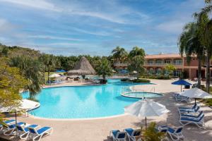 Hodelpa Garden Suites's pool area