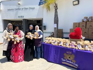 The Comfort Cub nonprofit team, including the Founder, Marcella Johnson, with Dir. of Outreach & Partnerships Alicia O'Neill, and members of the Islamic Center of San Diego.