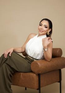 Dr. Virginia Carneiro