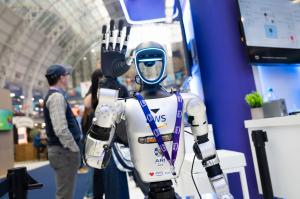 Robot Waving at London Tech Week
