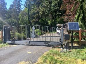 Farm style HOA gate installation - first impression