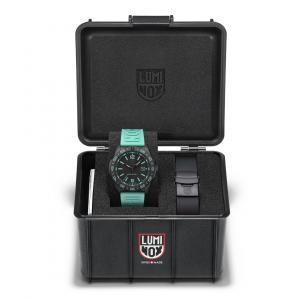 Image of Luminox Pacific Diver 3120 Transformative Teal watch in Luminox packaging box and additional black rubber strap.