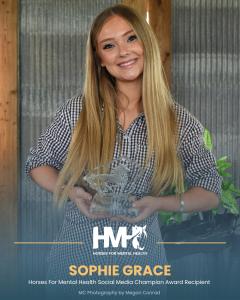 Sophie Grace with Social Media Champion Award