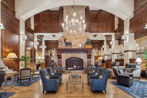 luxury hotel lobby