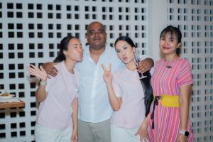 Ali Nisham posing with Casa Boho team members during Meet the Game Changers.