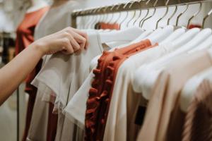 Apparel Market