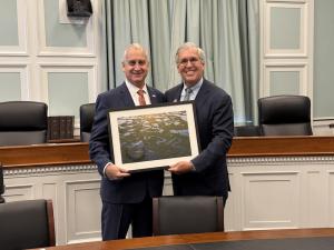 U.S. Representative Mario Diaz-Balart with The Everglades Foundation Chairman of the Board Carlos de la Cruz, Jr.