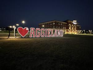 I heart Aggieland at City Hall