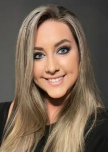 headshot of Mandy Wright, legal intake specialist, at PINEYWOODS LAW