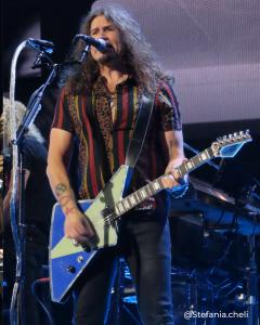 Phil X with the Cream Guitars Voltage Da Vinci before its official debut at Madison Square Garden.
