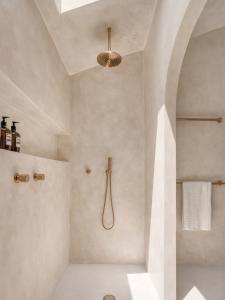 Microcement showeroom