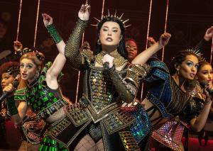Emma Elizabeth Smith as Catherine of Aragon in The North American Tour Boleyn Company of SIX. Photo by Joan Marcus.