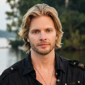 Davey T Hamilton headshot