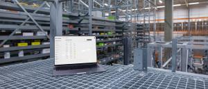 advaManager Software on Laptop in Logistics Warehouse