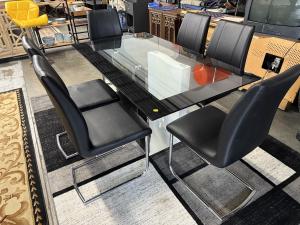 Affordable Used Office Furniture in Denver