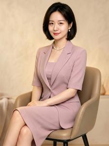 Portrait of Yang Chen, cross-cultural marketing strategist and creator of YC Insight