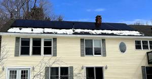 New Hampshire home with roof installed by Paramount Roofing NH